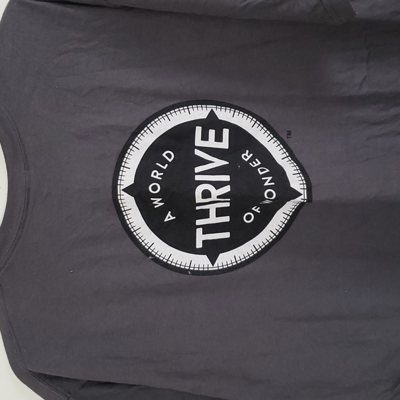 American apparel thrive A world of wonder lizard tee shirt. Sz XL. - Picture 7 of 9